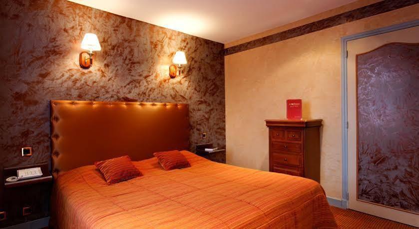 Logis Restaurant Le Medicis Hotel 3*