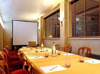 Logis Restaurant Le Medicis Hotel Blois