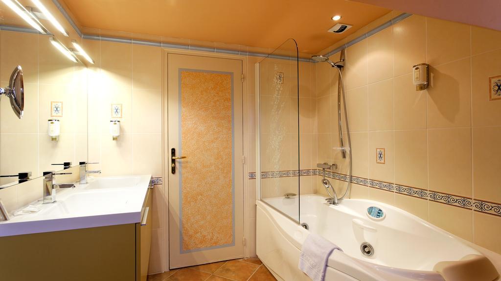 Hotel Logis Restaurant Le Medicis 3*